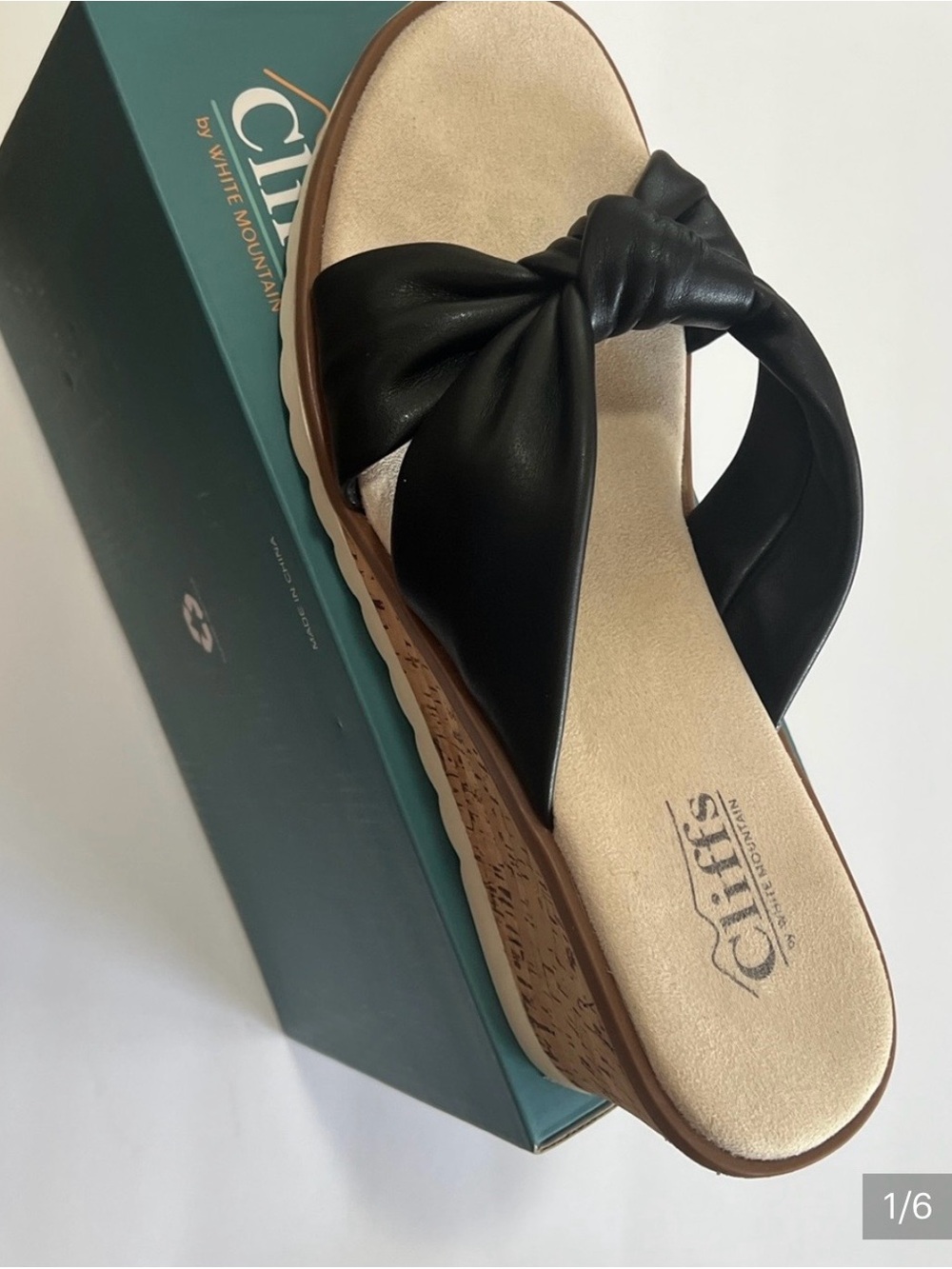Cliffs by WHITE MOUNTAIN.  SZ. 9.5